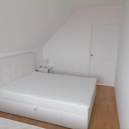 Mesgye Holiday home